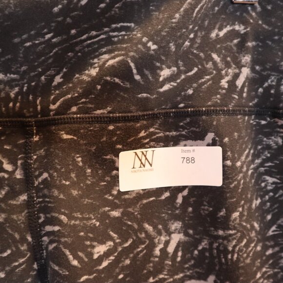 #788 Tuff Athletics Women's Large Workout Bottoms Black/Gray Leggings - Picture 4 of 4